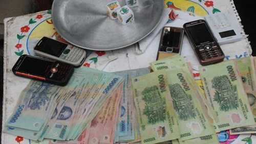 Đánh bạc dưới lòng đất, một người chết ngạt