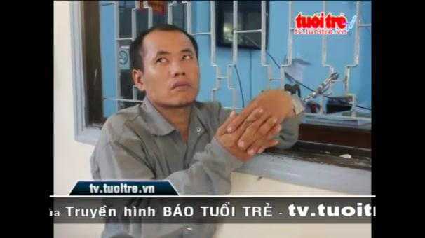 Clip: Cướp giật bị truy đuổi chui xuống cống cố thủ