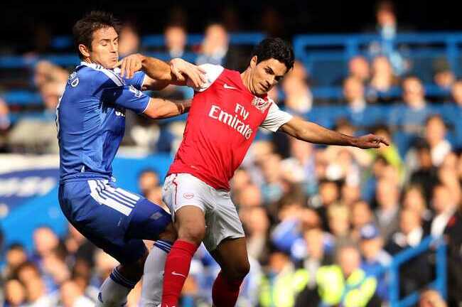 Arsenal-Chelsea: Kẻ thờ ơ, người khao khát