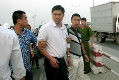 Bác sỹ vứt xác: Đến lúc tranh nhau nhận trách nhiệm