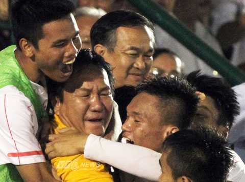 U23 Việt Nam vào chung kết, HLV Hoàng Văn Phúc nhòa lệ