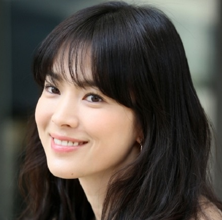 Song Hye Kyo bị cha ruồng bỏ vẫn thành ngôi sao sáng