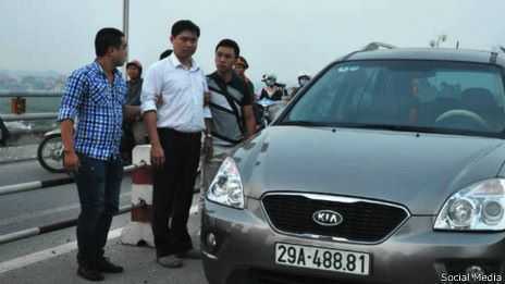 Dấu vết trên chiếc xe bác sĩ Tường chở xác nạn nhân