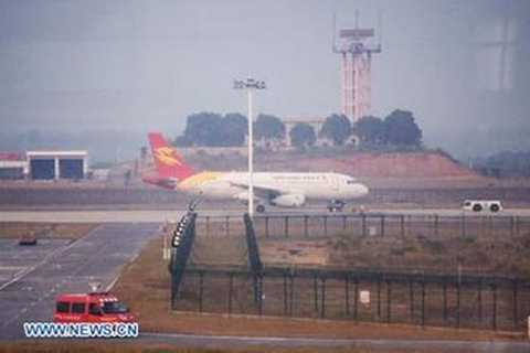 Tung tin đánh bom máy bay, 3 người TQ bị bắt