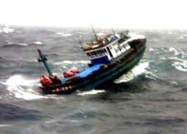 Liên tiếp tàu cá miền Trung bị nạn trên biển