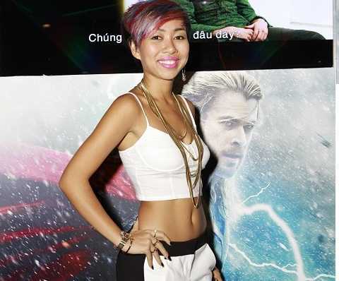 Thảo Trang trung thành với phong cách xấu lạ