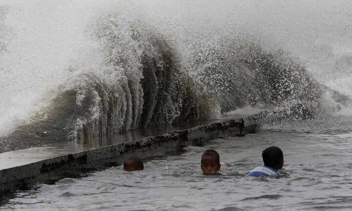 Bão Haiyan tấn công VN: ‘Không thể cứu nạn trên biển’