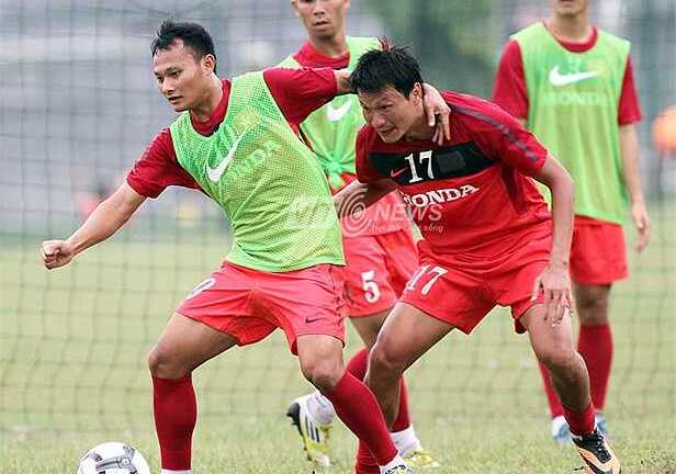 Tuyển Việt Nam đá giao hữu, ủng hộ đồng bào miền Trung