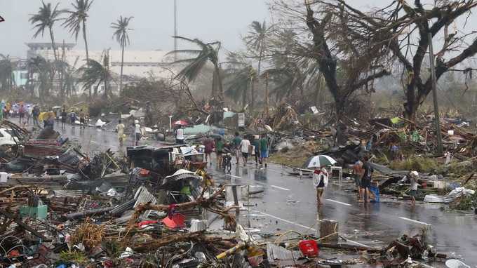 Thảm cảnh tại Philippines sau bão Haiyan