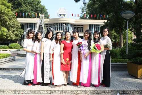 'Móc túi' nữ sinh mùa chụp ảnh kỷ yếu