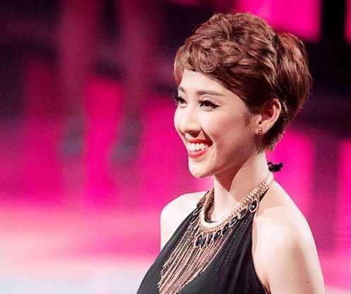 Vì đâu MC The Voice thành 'thảm họa' bị 'ném đá'?