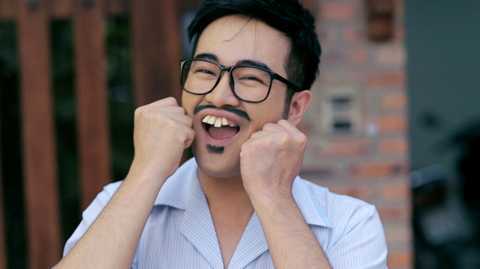 Minh Quân giả gái, dọa nạt người yêu của con gái