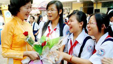 Những ca khúc tri ân thầy cô xúc động dân mạng