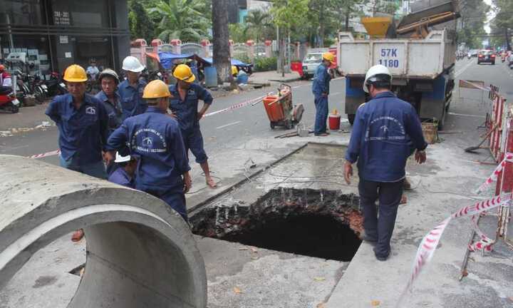 'Truy' nguyên nhân xuất hiện 'hố tử thần'