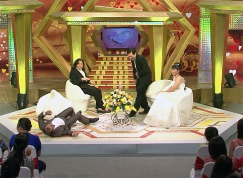 Quốc Thuận ngã ngửa vì các anh chồng trẻ sợ ma