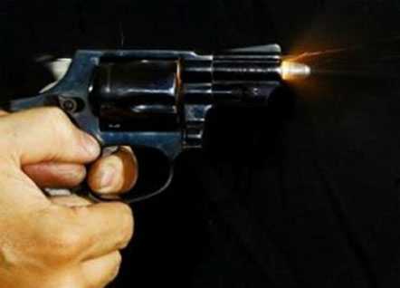 'Dân chơi' ôm con né đạn như phim