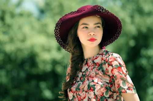 Hà Hồ khoe dáng ngọc trong MV đẹp như tiên cảnh