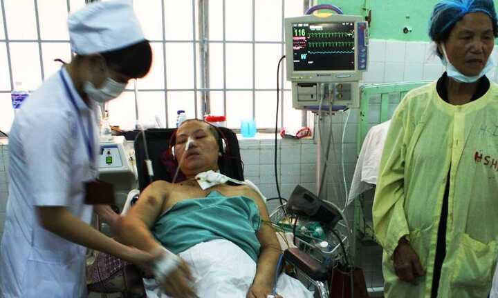 Cứu thành công mẹ, con thai phụ bị thuyên tắc ối