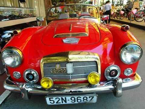 Nữ đại gia Sài Thành và bộ sưu tập hơn 200 xe cổ