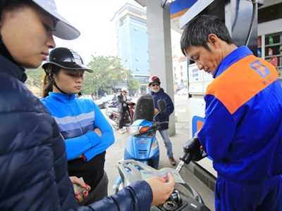 Bộ Tài chính tiếp tục yêu cầu doanh nghiệp kìm giá xăng dầu