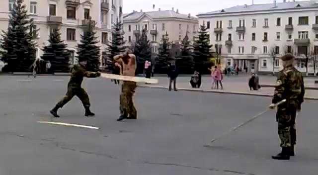 Cười vỡ bụng màn biểu diễn của đặc công Nga