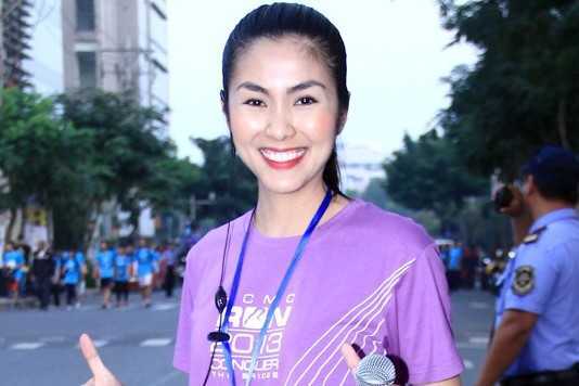 Hà Hồ dậy từ 5h sáng, vui vẻ chạy việt dã cùng Hà Tăng