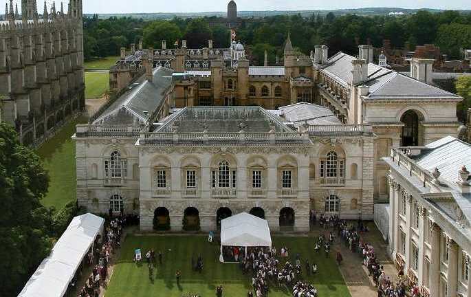 Bảng câu hỏi cực khó vào ĐH Cambridge