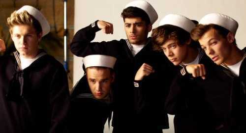MV Kiss You - One Direction