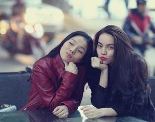 Hà Hồ, Lệ Quyên lê la cà phê vỉa hè Hà Nội