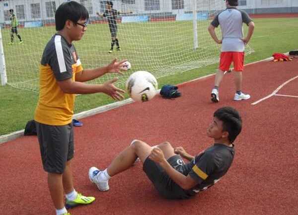 'Tội đồ' của U23 Việt Nam phải tiêm thuốc