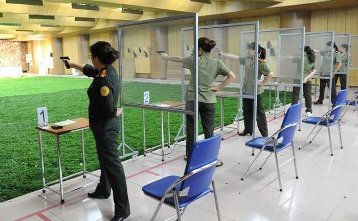 Nữ xạ thủ số 1 Cảnh vệ VN chia sẻ bí kíp bách phát bách trúng