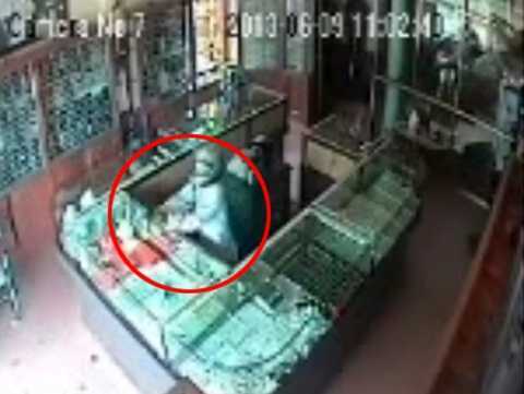 Những vụ trộm cướp táo tợn nhất năm bị camera ghi lại