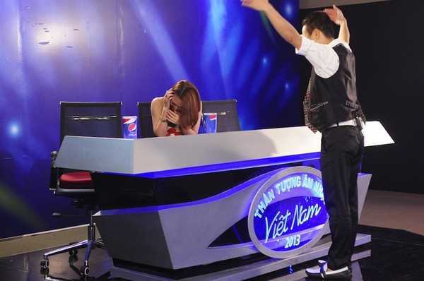 Choáng váng với thí sinh 'tăng động' ở Vietnam Idol