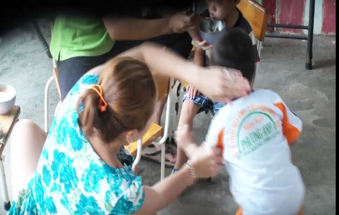 Cách nhận biết trẻ bị bạo hành ở lớp