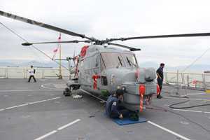 Khám phá nội thất chiến hạm Anh cập cảng Đà Nẵng