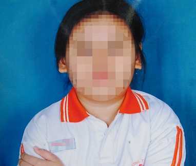 Cô giáo bắt 11 học sinh ngậm khăn lau bảng