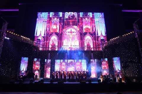 “Xứ sở thanh bình” lung linh trong đêm Giáng sinh