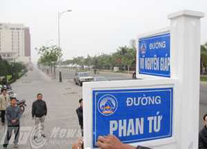 Gắn biển đường mang tên Võ Nguyên Giáp ở Đà Nẵng