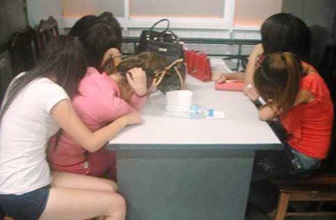 Phá 2 đường dây sex tour nghìn đô