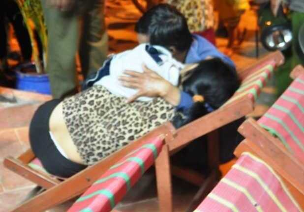 7 học sinh chết đuối: 'Con ơi con! Bố cản rồi, sao con vẫn đi'