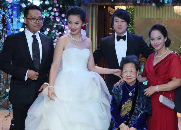 Bí mật 'khủng khiếp' về đám cưới Thanh Bùi