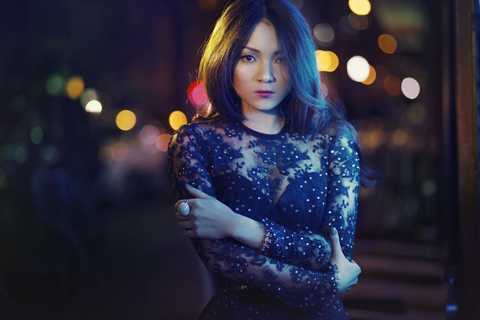 Thủy Top không muốn nổi tiếng nhờ vòng một