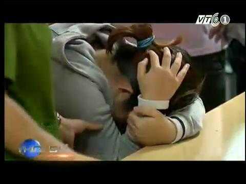 Video: 'Mẹ mìn' bắt cóc trẻ sơ sinh tại phòng tạm giam