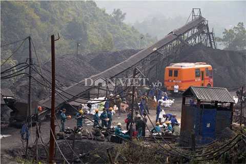 Tin mới nhất vụ cháy lò than, 6 người thiệt mạng