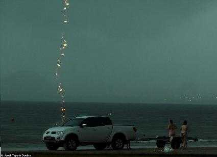 Cảnh sét đánh chết người trên bãi biển