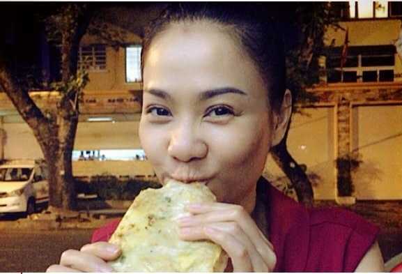 Thu Minh ăn vặt vỉa hè, Tóc Tiên khoe chân thon