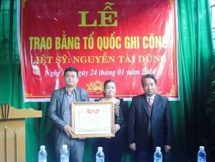 Trao bằng Tổ quốc ghi công cho liệt sỹ Nguyễn Tài Dũng