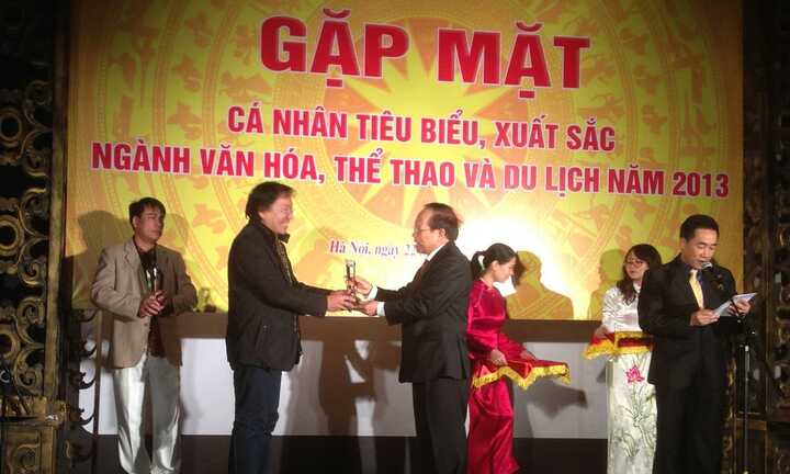 NSƯT Ngọc Khang: Nghệ sỹ biểu diễn xuất sắc năm 2013