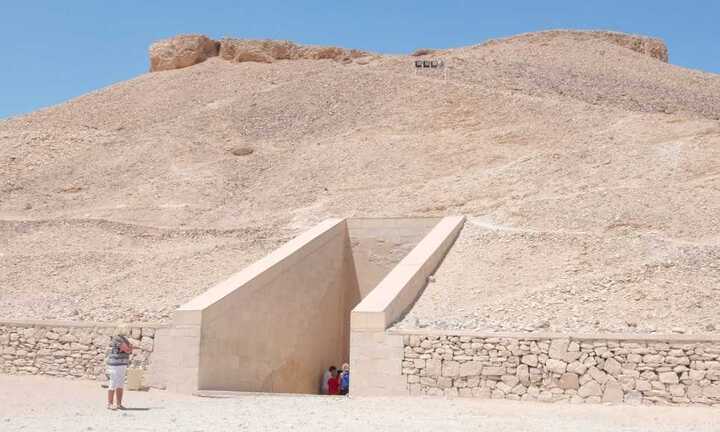 Đột nhập lăng mộ cổ bên trong Thung vũng các vị Vua