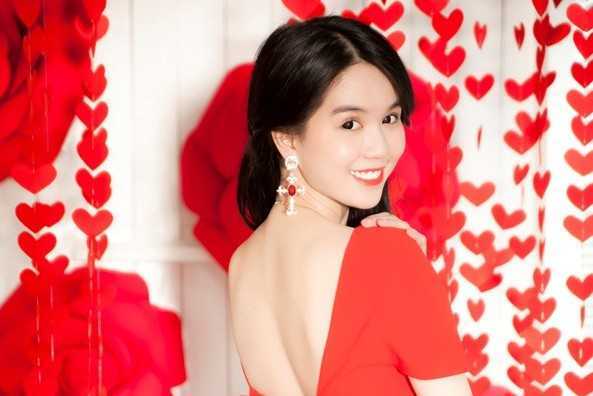 Ngọc Trinh đẹp không tỳ vết đón xuân